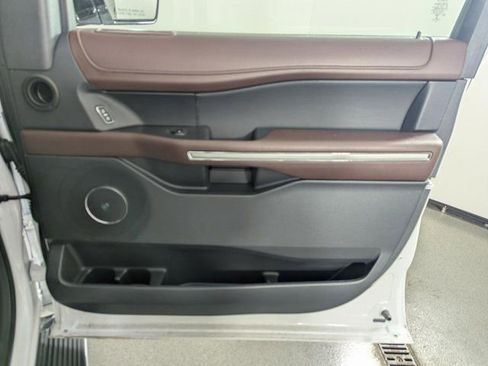 Used 2022 Ford Expedition Max Limited AWD/4WD image 22