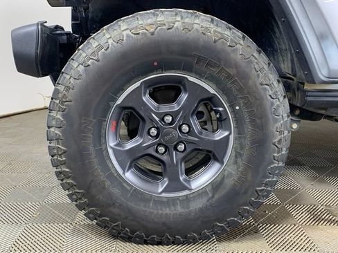 Used 2020 Jeep Gladiator Sport w/ Quick Order Package 24S AWD/4WD image 33