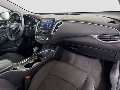 Used 2020 Chevrolet Malibu LT image 30