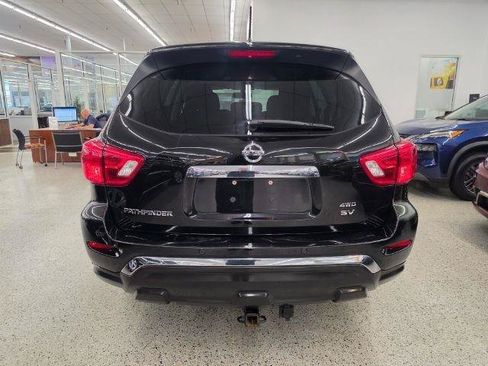 Used 2017 Nissan Pathfinder SV AWD/4WD image 6