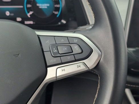 Used 2025 Volkswagen Atlas Cross Sport SE FWD image 21