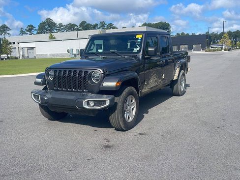 Used 2022 Jeep Gladiator Sport AWD/4WD image 3