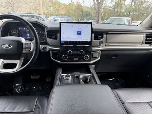 Used 2024 Ford Expedition XLT image 14