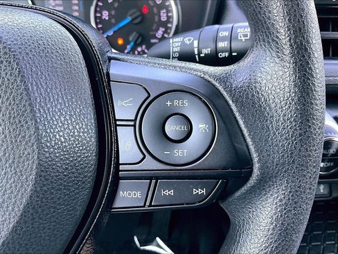 Used 2021 Toyota RAV4 XLE w/ Convenience Package AWD/4WD image 18
