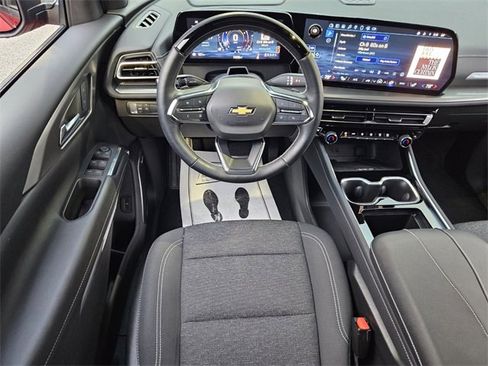 Used 2024 Chevrolet Traverse LT w/ Enhanced Driving Package image 11