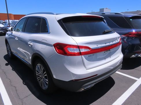 Used 2017 Lincoln MKX Reserve w/ Driver Assistance Package FWD image 4