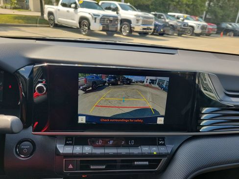 Used 2026 Toyota Camry SE w/ Multimedia Upgrade Package FWD image 20