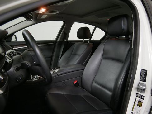 Used 2014 BMW 528i xDrive Sedan image 8