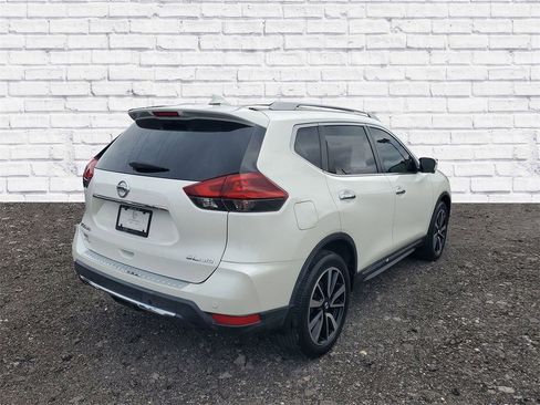 Used 2019 Nissan Rogue SL w/ Premium Package image 2