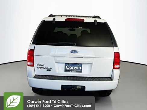 Used 2004 Ford Explorer XLT image 13