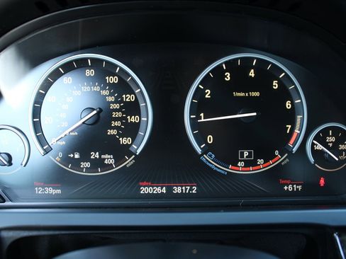 Used 2013 BMW 740Li image 21