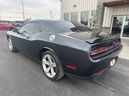 Used 2018 Dodge Challenger R/T image 9