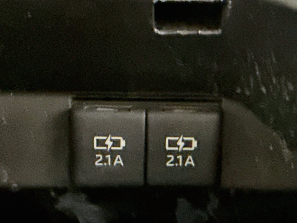 Used 2020 Toyota Camry SE FWD image 40