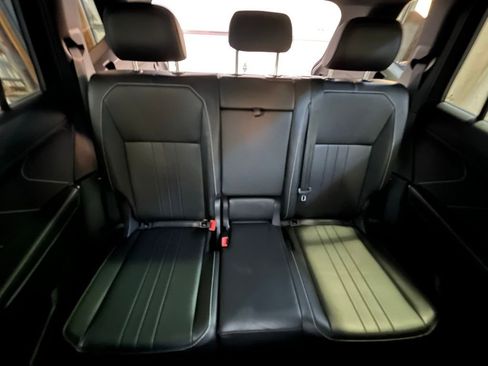 Certified 2024 Volkswagen Tiguan SE R-Line image 29