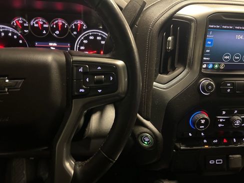 Used 2022 Chevrolet Silverado 1500 RST image 15