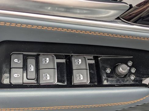 Used 2024 Jeep Grand Wagoneer Series III AWD/4WD image 12