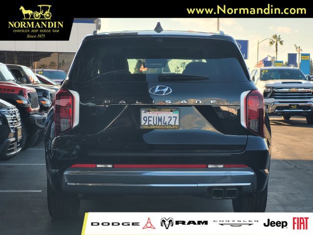 Used 2023 Hyundai Palisade Calligraphy w/ Cargo Package FWD image 4