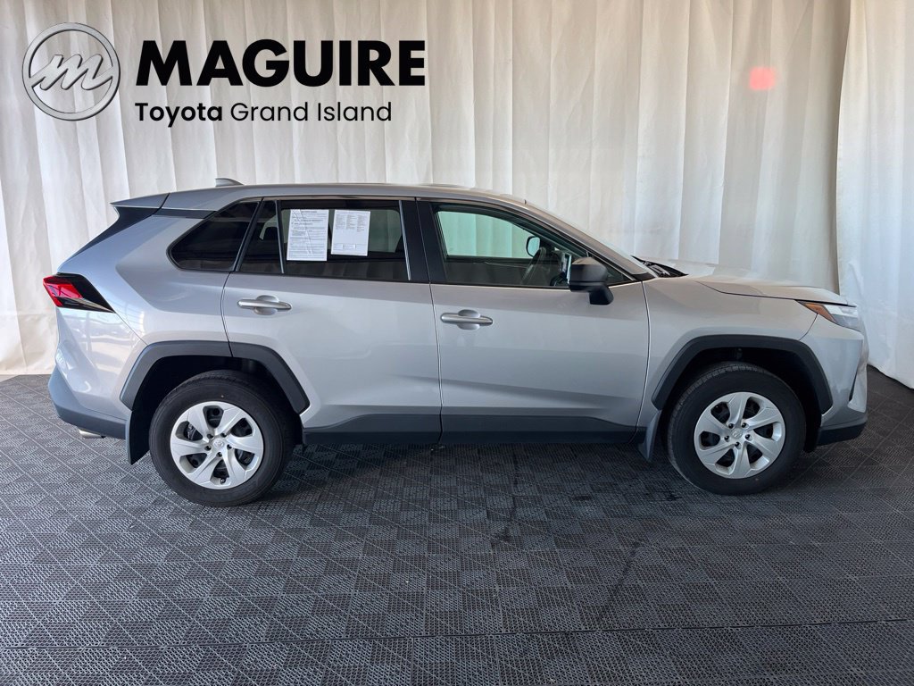 Used 2024 Toyota RAV4 LE AWD/4WD image 2