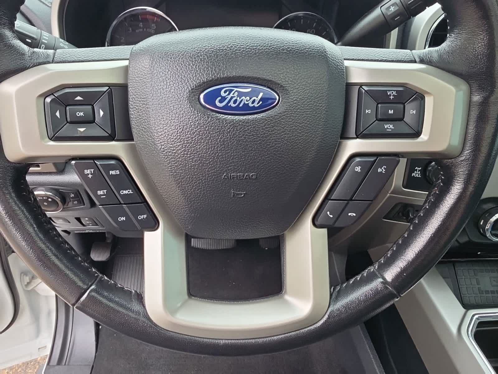 Used 2022 Ford F350 Lariat w/ Lariat Ultimate Package AWD/4WD image 25