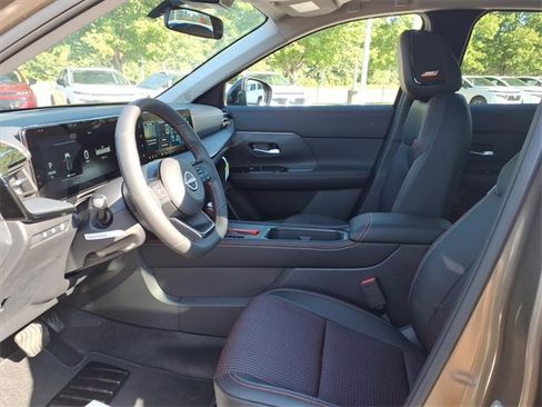 New 2026 Nissan Kicks SR w/ SR Premium Package image 5