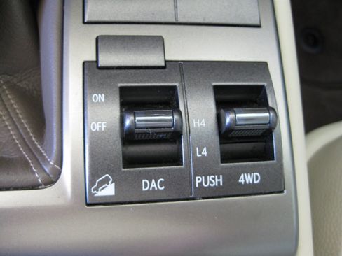 Used 2015 Lexus GX 460 w/ Premium Package AWD/4WD image 24