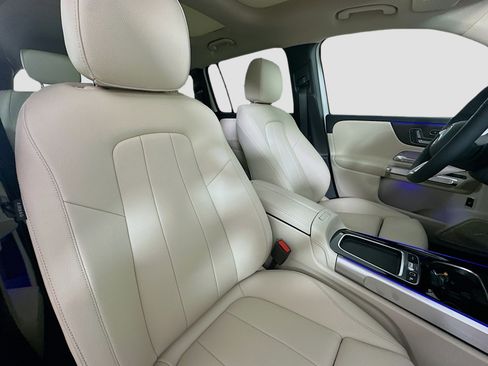 Used 2026 Mercedes-Benz GLB 250 4MATIC image 37