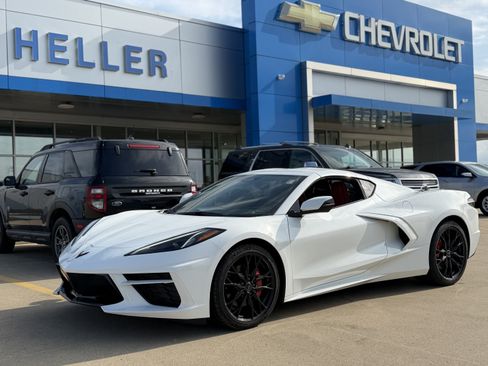 Used 2026 Chevrolet Corvette Stingray Coupe RWD image 3