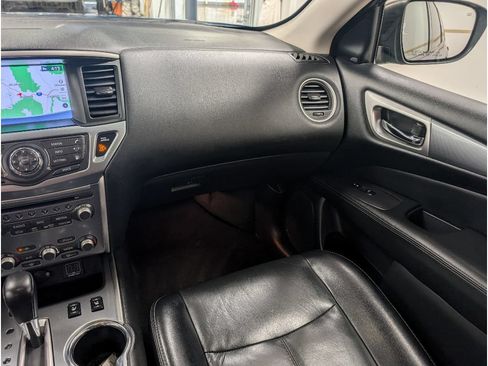 Used 2018 Nissan Pathfinder SL AWD/4WD image 12