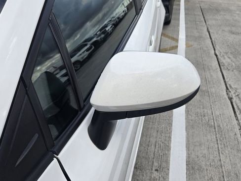 Used 2021 Toyota Corolla LE image 10