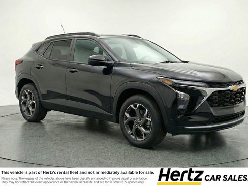 Used 2025 Chevrolet Trax LT w/ LT Convenience Package image 1