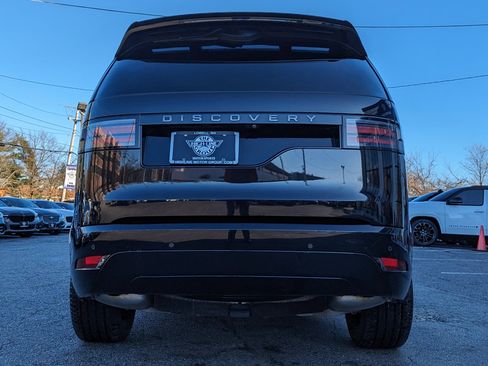 Used 2024 Land Rover Discovery Dynamic SE image 6