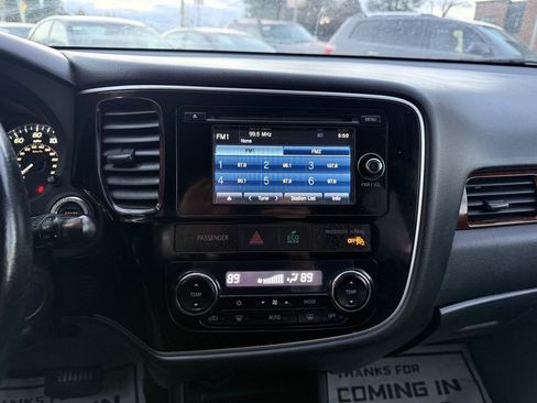 Used 2014 Mitsubishi Outlander GT image 17