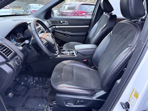 Used 2018 Ford Explorer XLT w/ Equipment Group 202A image 34