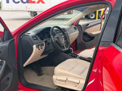 Used 2015 Volkswagen Jetta SE FWD image 17
