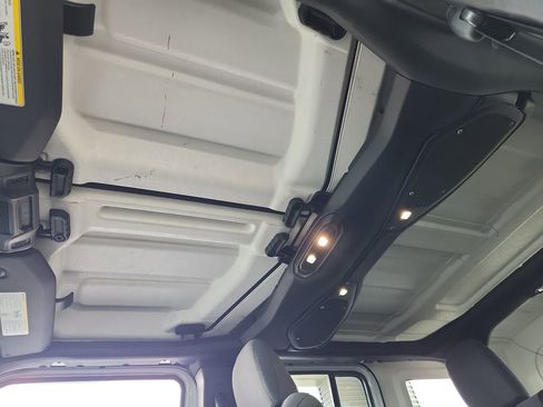 Used 2025 Jeep Wrangler Unlimited Rubicon AWD/4WD image 16