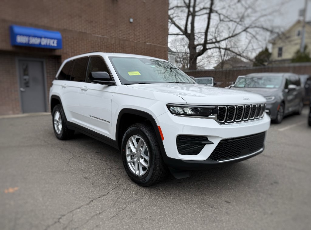 New 2026 Jeep Grand Cherokee Laredo X AWD/4WD image 3