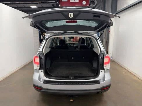 Used 2018 Subaru Forester 2.5i Premium w/ All-Weather Package AWD/4WD image 11