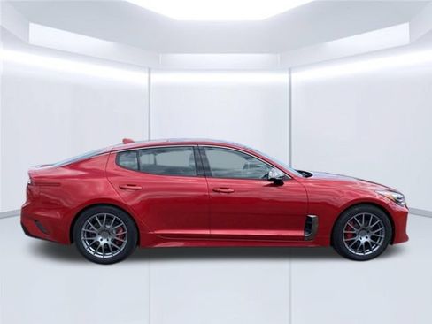 Used 2018 Kia Stinger GT2 AWD/4WD image 4