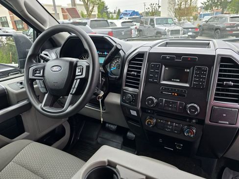 Used 2017 Ford F150 XLT AWD/4WD image 10