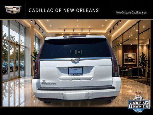 Used 2018 Cadillac Escalade ESV Luxury RWD image 4
