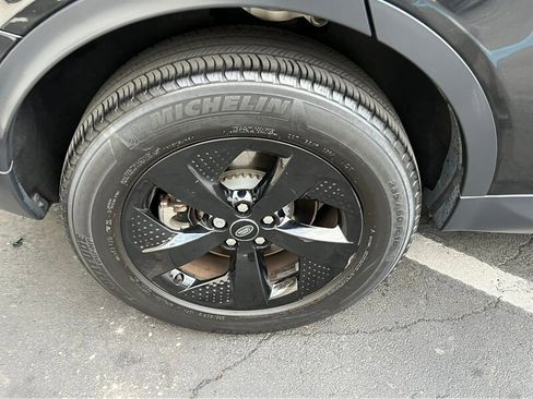 Used 2023 Land Rover Discovery Sport S image 12