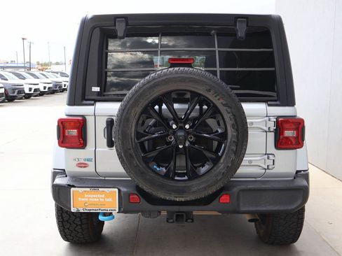 Used 2023 Jeep Wrangler Unlimited Sahara w/ Cold Weather Group AWD/4WD image 4