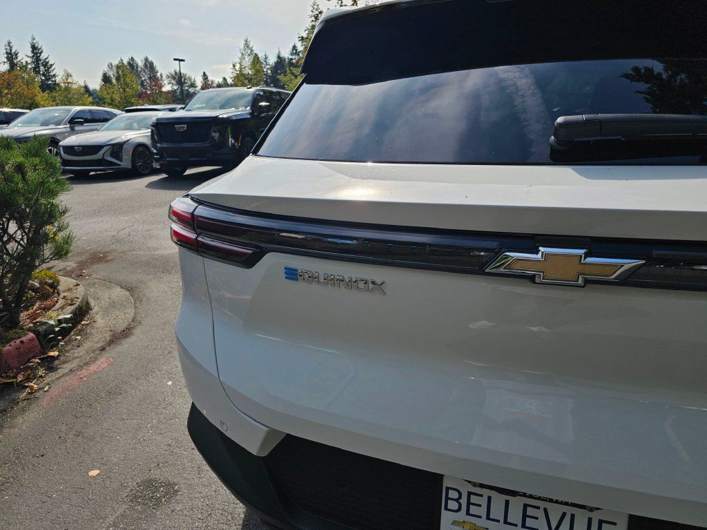 New 2026 Chevrolet Equinox EV LT FWD image 15