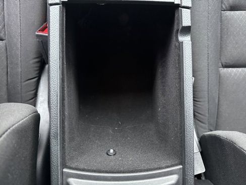 Used 2019 Jeep Grand Cherokee Laredo image 25