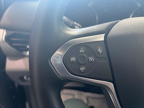 Used 2023 Chevrolet Traverse LT AWD/4WD image 19