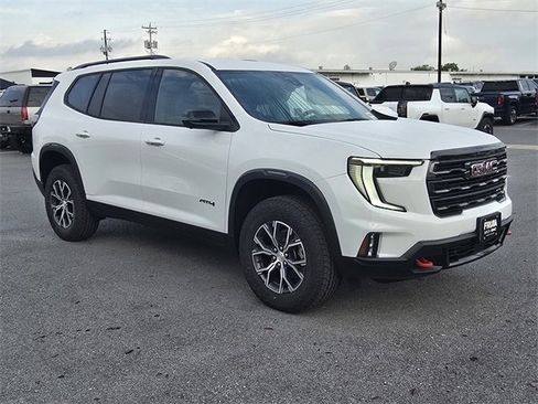 New 2026 GMC Acadia AT4 image 3