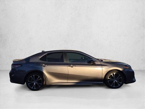 Used 2019 Toyota Camry SE w/ Protection Package (Q2) FWD image 4