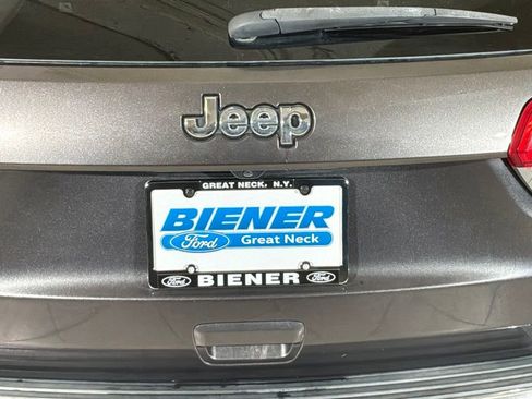 Used 2019 Jeep Grand Cherokee Limited AWD/4WD image 25