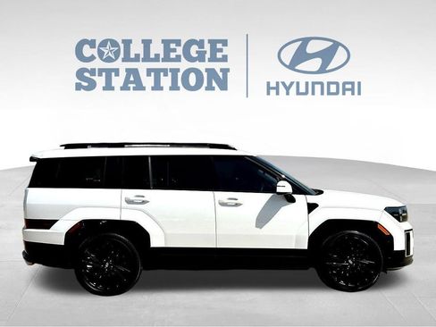 Used 2025 Hyundai Santa Fe Calligraphy FWD image 11
