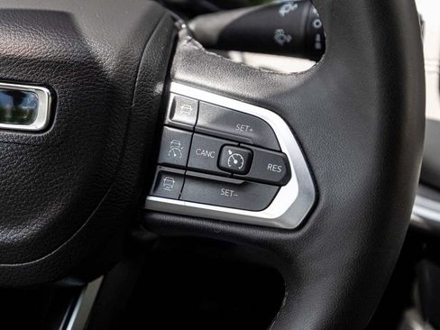 Used 2025 Jeep Compass Limited AWD/4WD image 21